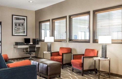 Bethany Hotel | Discover Quality Inn & Suites Bethany: Pet-Friendly Retreat