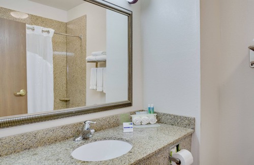Central Oklahoma City Hotel | Comfortable Stay at Holiday Inn Express Oklahoma City - Bethany