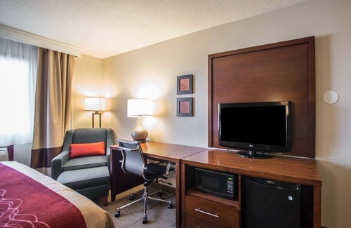 Boonville Hotel | Comfortable Quality Inn & Suites Boonville - Perfect for Families