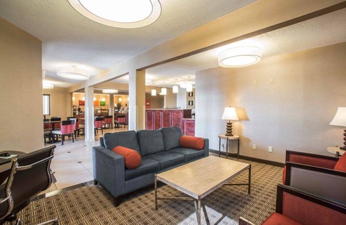 Boonville Hotel | Comfortable Quality Inn & Suites Boonville - Perfect for Families