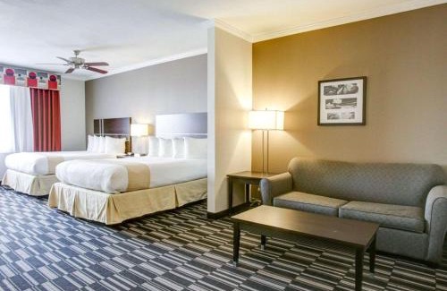 Bryan Hotel | Budget-Friendly Quality Inn & Suites with Pool Access