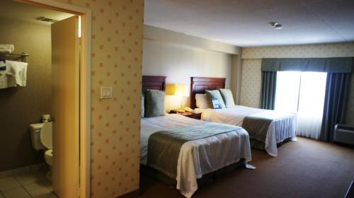 Fallsview Hotel | Family-Friendly Quality Inn & Suites with Complimentary Breakfast