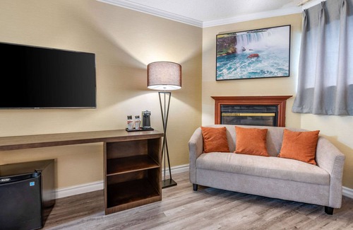 Fallsview Hotel | Budget-Friendly Quality Inn & Suites with Spa and Breakfast