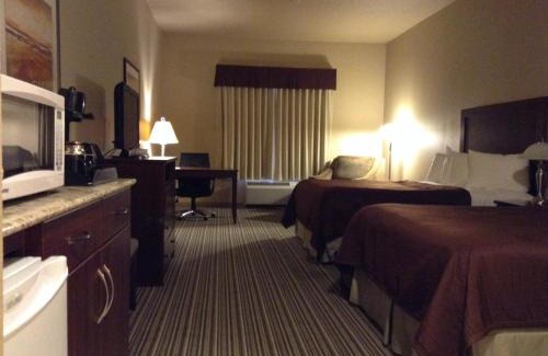 Rimbey Hotel | Quality Inn & Suites: Pet-Friendly Beachfront Getaway