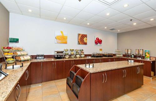 Val-d'Or Hotel | Discover Quality Inn & Suites: Family-Friendly Getaway
