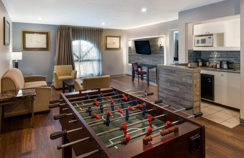 Forest Park Hotel | Convenient Quality Inn & Suites near Cincinnati I-275