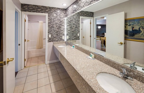 Forest Park Hotel | Convenient Quality Inn & Suites near Cincinnati I-275