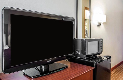 Quad Cities Hotel | Quality Inn & Suites Davenport near I-80