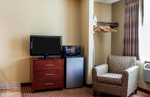 Quad Cities Hotel | Quality Inn & Suites Davenport near I-80