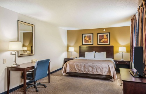 Eldridge Hotel | Cozy Quality Inn & Suites Eldridge Davenport North Escape