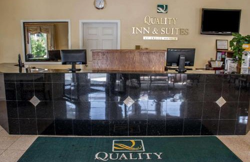 Fife Hotel | Convenient Quality Inn & Suites Fife Seattle – Pet Friendly!