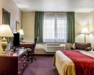 Fort Madison Hotel | Convenient Quality Inn & Suites Fort Madison with Great Amenities
