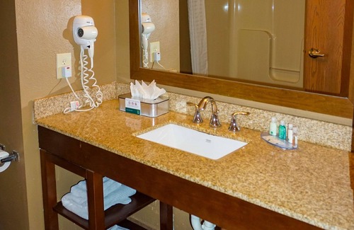 Georgetown Hotel | Discover Quality Inn & Suites Georgetown with Family-Friendly Amenities