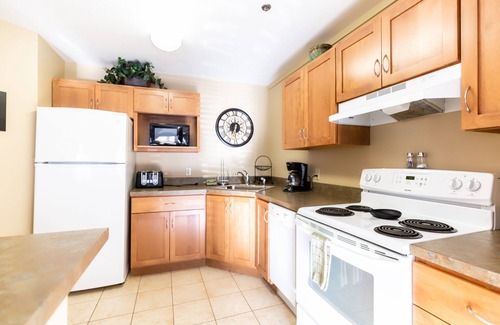 Gorham Hotel | Comfortable Quality Inn & Suites with Pool and Breakfast