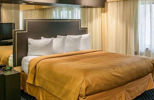 Goshen Hotel | Inviting Quality Inn & Suites with Pool and Spa Amenities