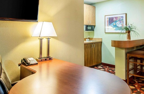 Kansas City Hotel | Convenient Quality Inn & Suites Near Kansas City Sports Complex