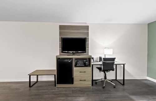 Kilgore Hotel | Discover Quality Inn & Suites Kilgore-Longview Amenities
