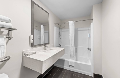 Kilgore Hotel | Discover Quality Inn & Suites Kilgore-Longview Amenities