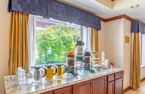 Lampasas Hotel | Quality Inn & Suites: Family-Friendly Stay with Pool Access