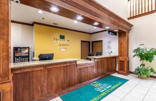 Lampasas Hotel | Quality Inn & Suites: Family-Friendly Stay with Pool Access