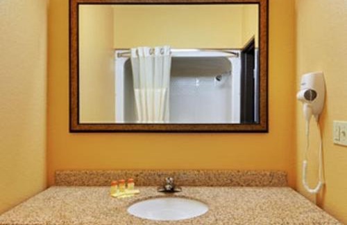McAlester Hotel | Budget-Friendly Hotel Mcalester with Family & Pet Amenities