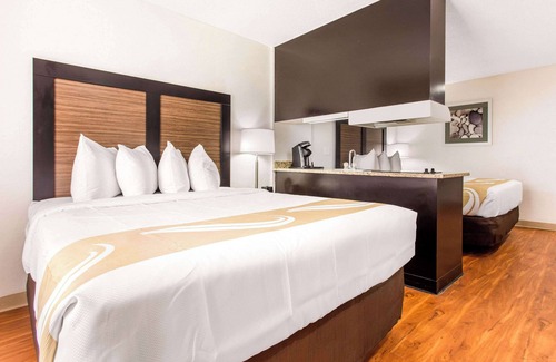 Carolina Forest Hotel | Comfortable Quality Inn & Suites with Spa and Breakfast