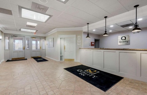 New Hartford Hotel | Pet-Friendly Quality Inn & Suites in New Hartford, Utica