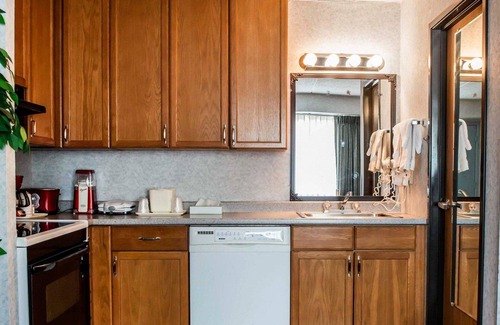 Wildwood Hotel | Convenient Stay at Quality Inn & Suites North with Pool