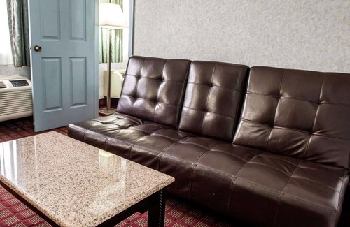 Wildwood Hotel | Convenient Stay at Quality Inn & Suites North with Pool