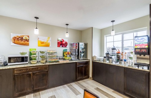 North Lima Hotel | Quality Inn & Suites North Lima: Family-Friendly Comfort