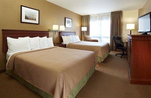 Dorval Hotel | Convenient Stay at Quality Inn & Suites near Trudeau Airport