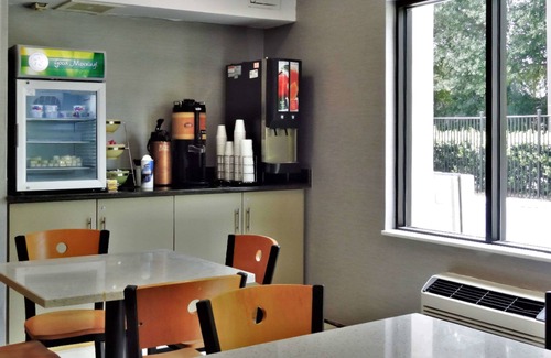 Northeast Raleigh Hotel | Comfortable Quality Inn & Suites Raleigh North for Families