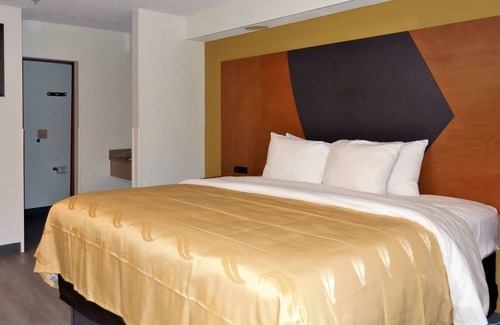 Northeast Raleigh Hotel | Comfortable Quality Inn & Suites Raleigh North for Families