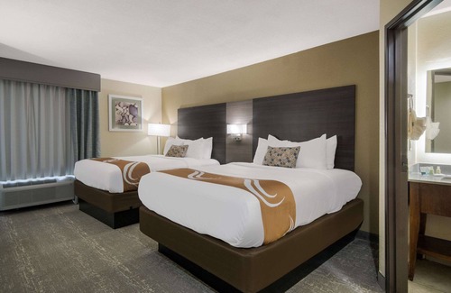 Roanoke Hotel | Discover Quality Inn & Suites Roanoke - Fort Worth North