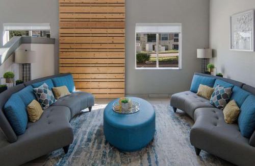 Roanoke Hotel | Budget-Friendly Quality Inn & Suites Roanoke with Family Amenities