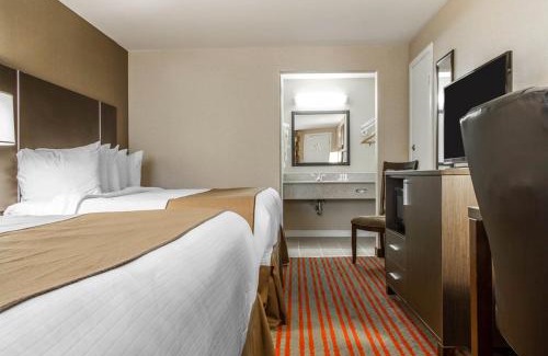 South Portland Hotel | Cozy Quality Inn & Suites with Pet-Friendly Amenities