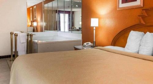 Shelbyville Hotel | Quality Inn & Suites Shelbyville I-74
