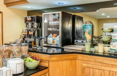Shelbyville Hotel | Quality Inn & Suites Shelbyville I-74