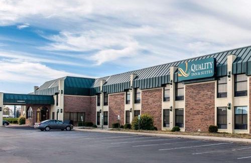Shelbyville Hotel | Pet-Friendly Quality Inn & Suites Shelbyville - Rated 8/10