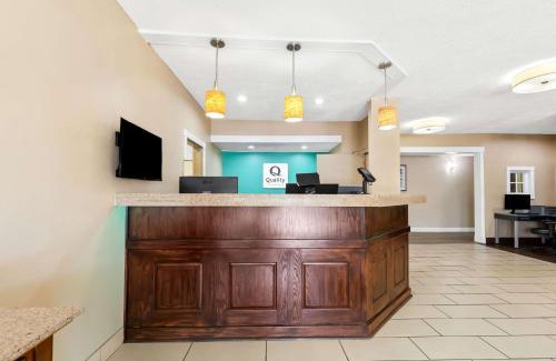 Springfield Hotel | Relaxing Getaway at Quality Inn & Suites Springfield Southwest