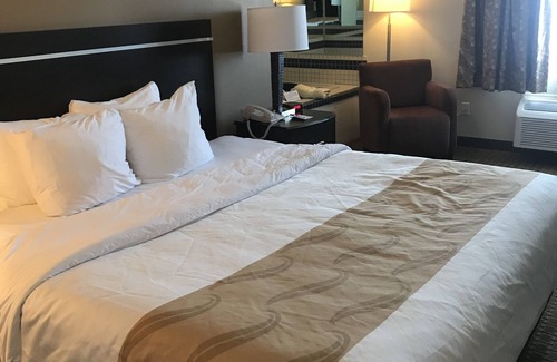 Sun Prairie Hotel | Guest Rated Quality Inn & Suites Sun Prairie Madison East