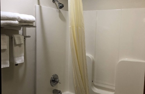 Sun Prairie Hotel | Guest Rated Quality Inn & Suites Sun Prairie Madison East