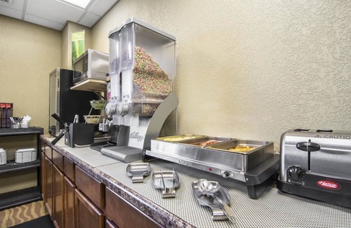 Thompson Hotel | Exceptional Quality Inn & Suites Thompson with Breakfast