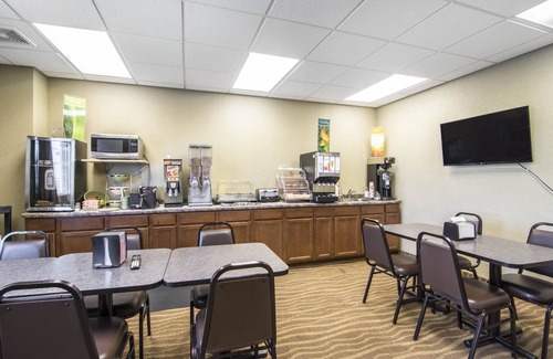 Thompson Hotel | Exceptional Quality Inn & Suites Thompson with Breakfast