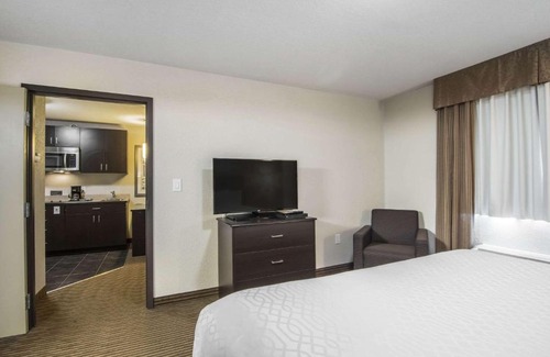 Thompson Hotel | Pet-Friendly Quality Inn & Suites Thompson - 4-Star Comfort