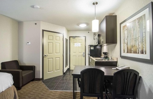 Thompson Hotel | Pet-Friendly Quality Inn & Suites Thompson - 4-Star Comfort