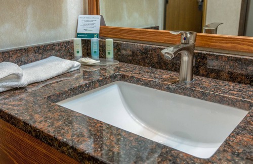 Laramie Hotel | Quality Inn & Suites University: Family-Friendly Getaway