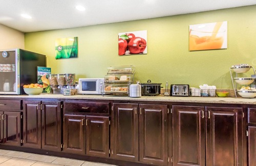 La Vergne Hotel | Discover Quality Inn & Suites: Family-Friendly Getaway