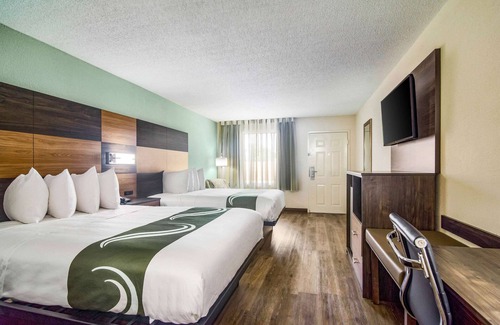 Lake City Hotel | Comfortable Quality Inn & Suites with Family-Friendly Amenities