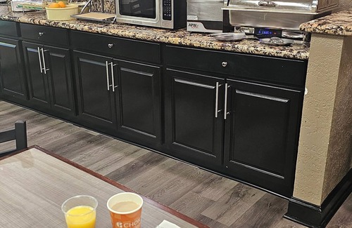 Lexington Hotel | Discover Quality Inn & Suites: Family-Friendly Amenities Await